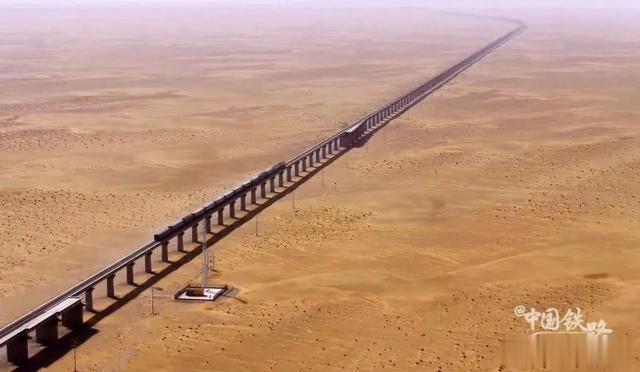 卧铺|世界首条沙漠环线铁路来了！全程卧铺躺玩南北疆大环线？