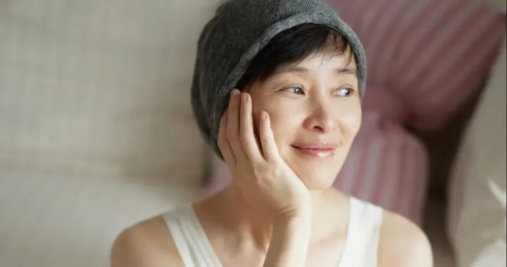 吴越晒大平层新家，装修清新爱侍花弄草 装修一年皱纹褐斑都多了