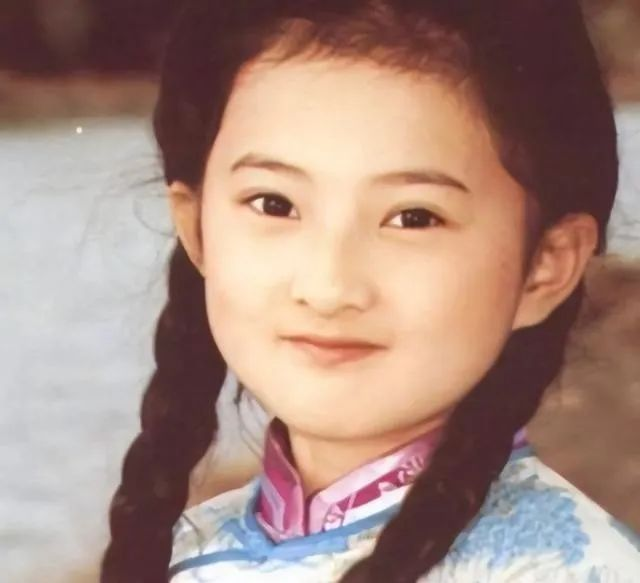 “小婉君”金铭44岁现状：个子太矮，事业受挫，单身未婚未孕