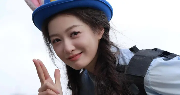 主持人冯琳cos疯狂动物城2Judy，扎双麻花辫俏皮可人，美翻天！