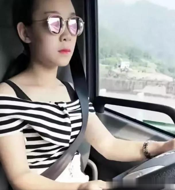 95后女卡车司机：15岁因6000元被卖，两婚两离后被奥斯卡导演选中