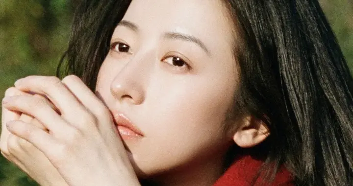 周雨彤壁纸，初冬电影感