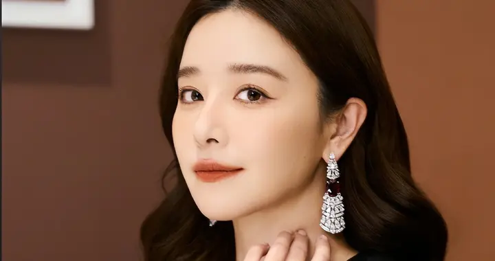 阚清子的热搜爆了！被曝婴儿刚出生就夭折，网友情绪一边倒