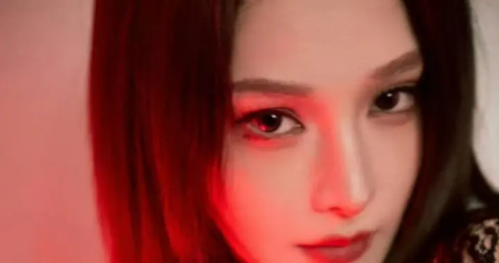 红毯前问卷见反差！彭小苒时尚自评满分超霸气，黄圣依只打6分