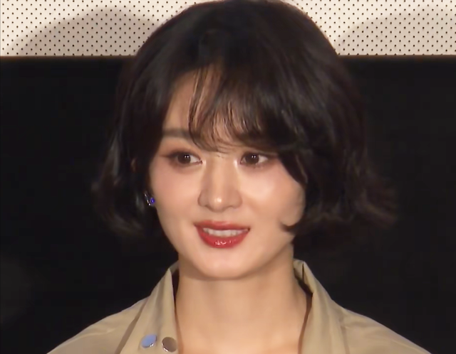 520依旧一言不发，37岁赵丽颖，终不再顾忌女明星所谓的“体面”