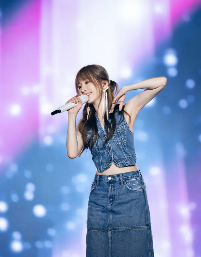 王心凌演唱会，每套造型都好美，41岁的她永远那么青春有活力