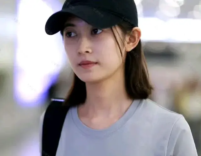 陈钰琪机场路透 好清纯的一张脸