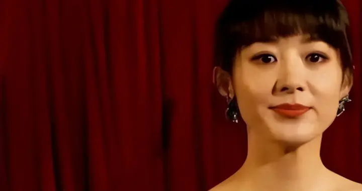 赵丽颖齐刘海亮相，网友吵翻了，这造型到底谁的锅？