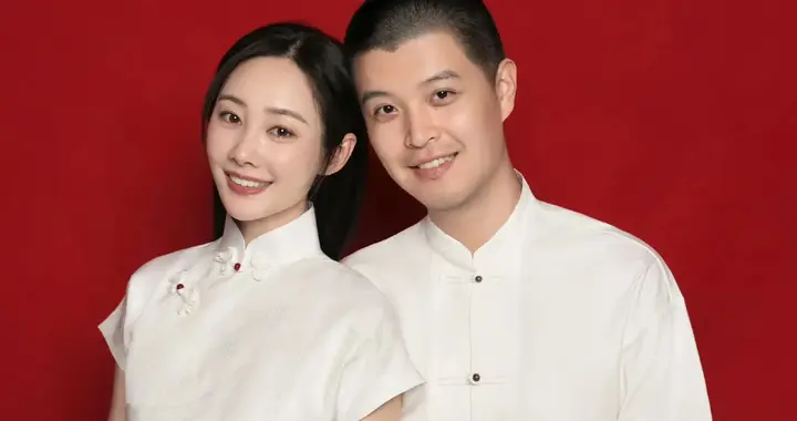 李纯马頔官宣结婚，结婚证好有夫妻相，马頔刚贷款买了婚房