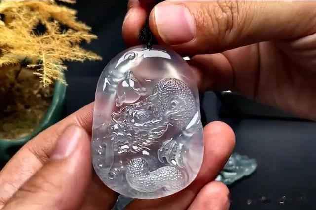 翡翠|翡翠的寓意和象征是什么？