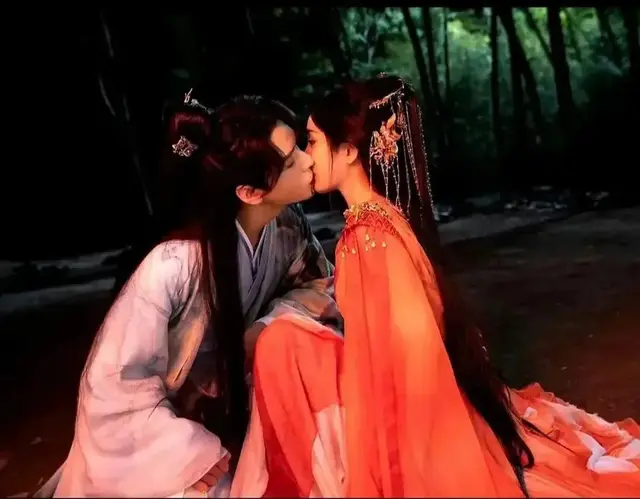 2024年扑街最惨的两部大制作，龚俊王鹤棣，谁最让你意外和可惜？