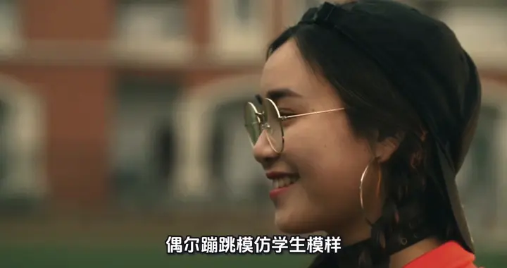 内娱活久见！王鹤棣带沈月回中学，七年友情甜过偶像剧！