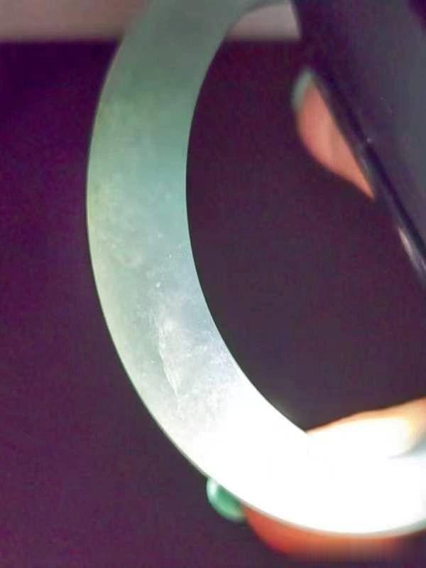 翡翠|翡翠纹裂对质量和价值的影响有多大？