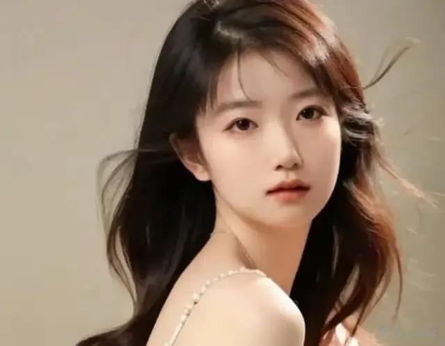 第一次见这种造型的莎莎，虽然挺好看，但还是喜欢她现在的样子