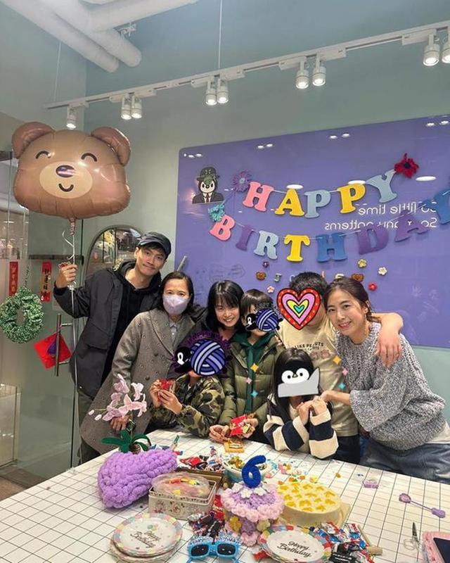 甘比女儿刘秀儿庆祝6岁生日，躺赢吕丽君女儿刘秀盈