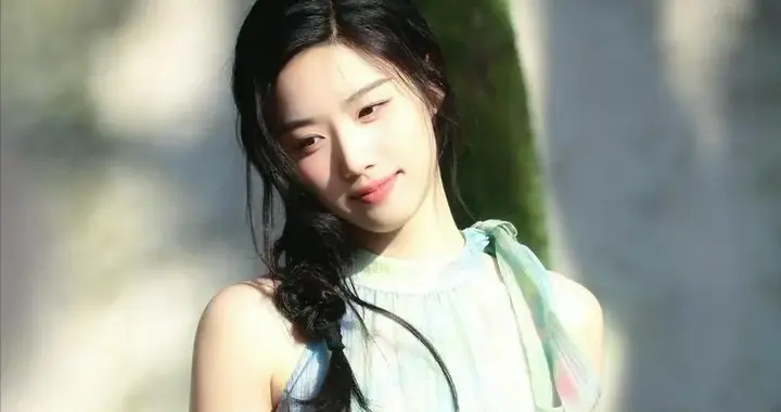 以跪姿回应粉丝，这才是双向奔赴