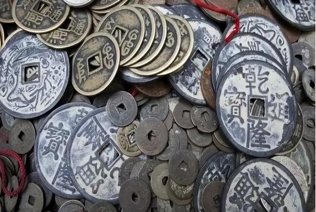 从投资的角度来看，目前市场哪几类的收藏品的价值最大？