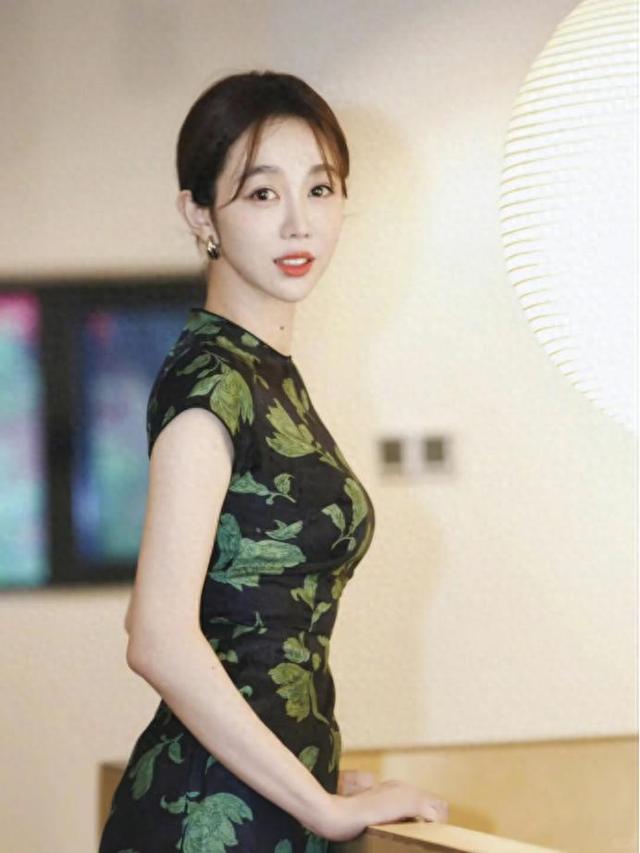 38岁姜妍大方公布恋情！甜蜜照片流出，恋情4年前已被“揭露”