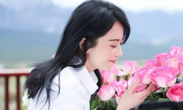 艾尚真被称为中国第一黄金身材，颜值也好，嫁个好丈夫幸福惹人羡