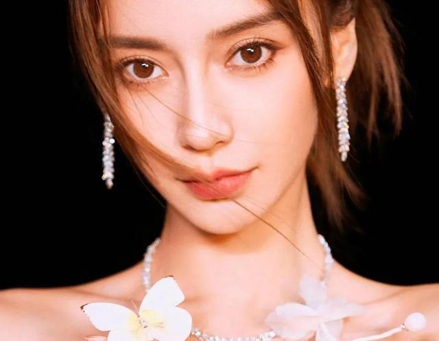 Angelababy|杨颖 露背花裙写真