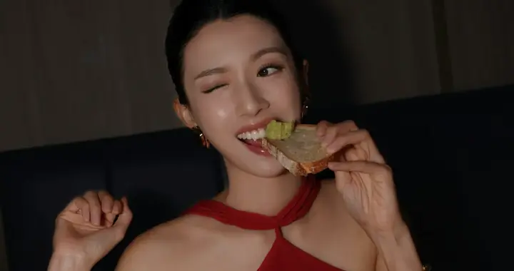 删除联系方式写重生宣言 35岁视后蔡思贝疑与TVB年关系画上句号？