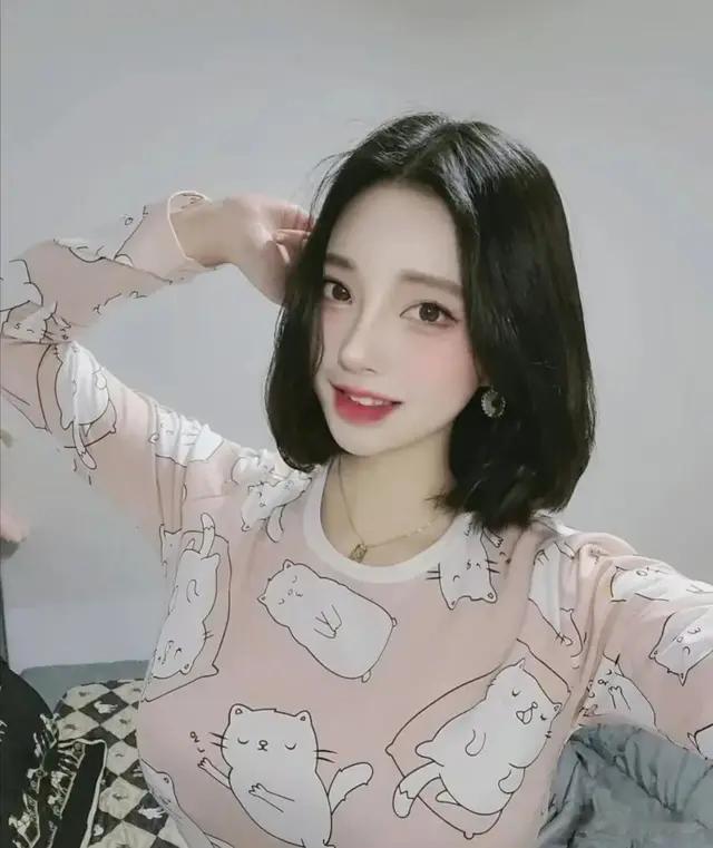 \中式中分短发\很美！