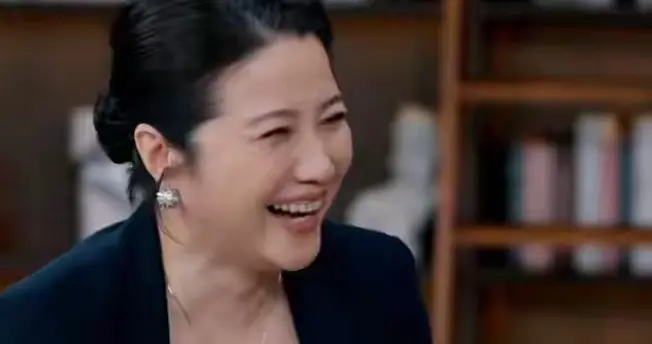 颜丙燕自爆跟小鲜肉谈恋爱不到24小时，恶心人的一幕就出现了