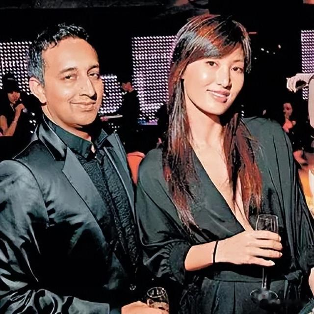 港姐周嘉玲：曾传和梁朝伟“假戏真做”，后嫁印度人，现状如何？