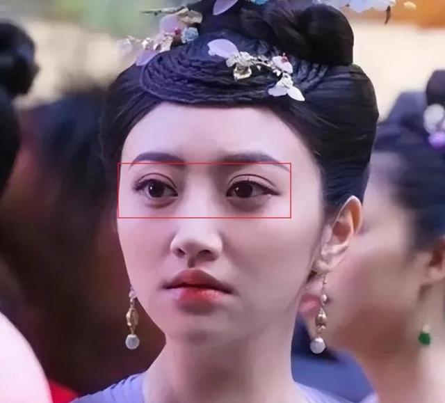 表面上美若天仙, 实则\歪瓜裂枣\ , 这4位女明星 , 整得\亲妈都认不出\