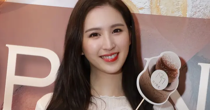 曾是体操女神，退役后与大51岁“干爹”谈恋爱，媒人竟是她父亲