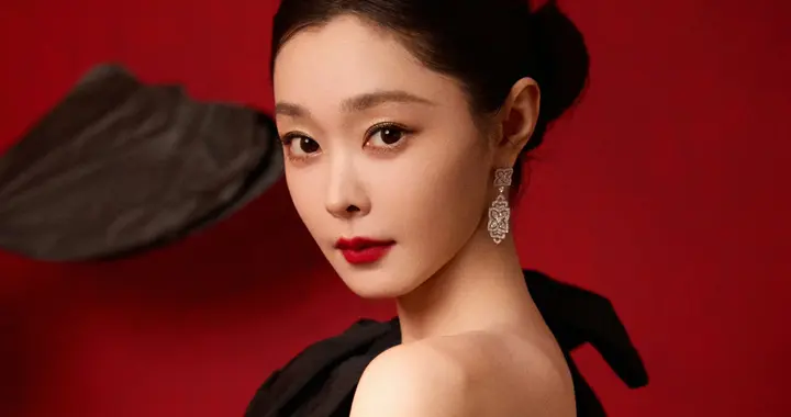 宋轶性感黑色半肩礼服