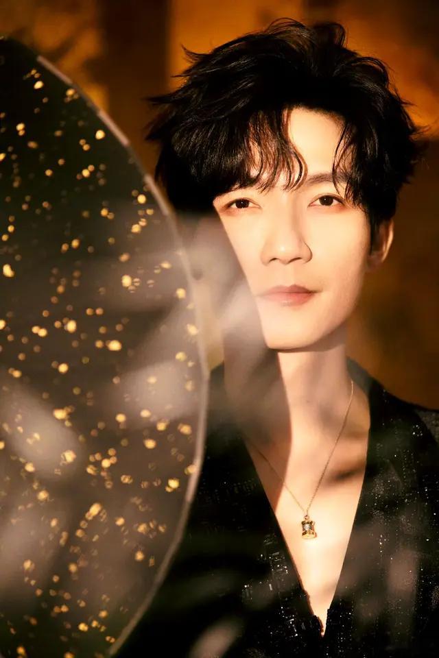 歌手10喜忧参半 何炅主持功力惊人 热搜陈楚生难听 苏醒小号微博回应