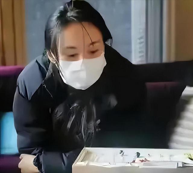 “退网”两年后，看看如今郑爽的“窘迫”，真是让人又痛恨又可怜