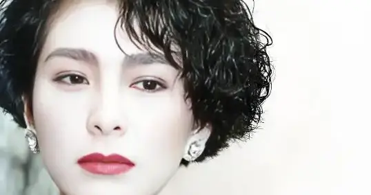 她与富商生了3个女儿，60岁了依旧未婚