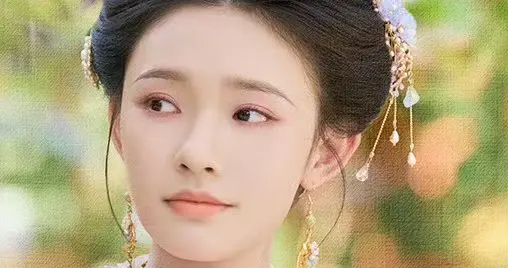 林允｜狠狠给get到了，脸真的好精致，真的很耐看