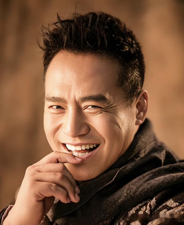 《打狗棍》演员现状：两人遗憾离世，漂亮的“玉格格”依旧单身