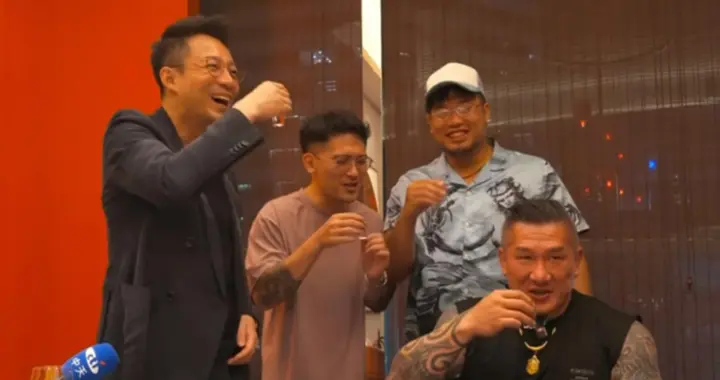 再婚半年口暴增！汪小菲再婚后形象大转变，馆长直播见证蜕变