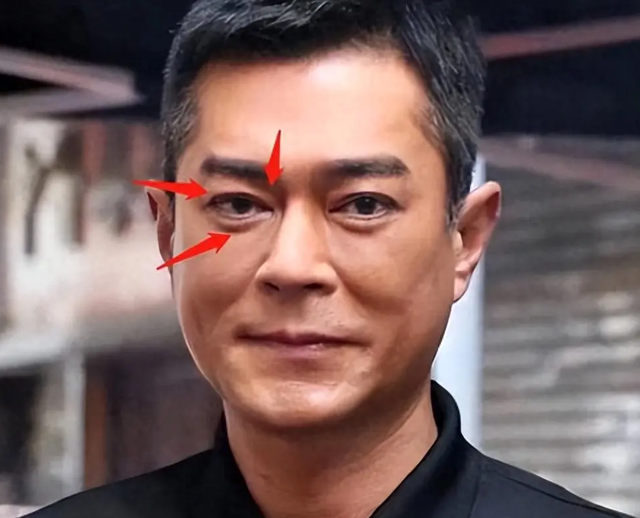 再抗老的港星也难逃岁月，成龙一夜白头，53岁古天乐“凶相”毕露