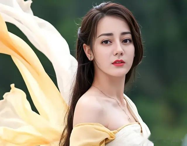 迪丽热巴古装出圈！单肩黄飘带造型，又美又飒！