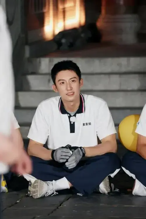 黄景瑜|极限挑战黄景瑜差点儿打消费者热线