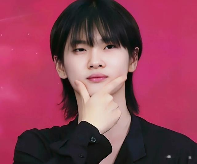 王艺瑾|周震南家又被执行上千万？王艺瑾背刺gay蜜？五月天讨好华晨宇？