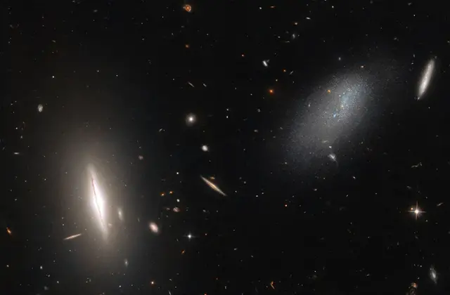 哈勃太空望远镜展示银河系的邻居：英仙座LEDA 48062星系