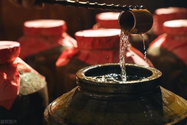 全国哪里人最爱喝酒？经统计这七座城上榜，嗜酒如痴，天天都喝酒