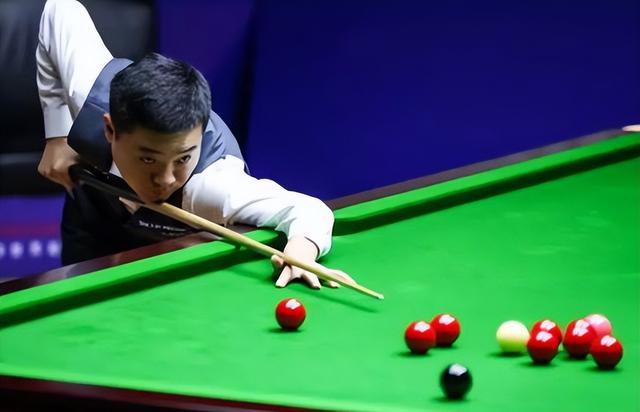 “台球天才”丁俊晖：母亲55岁因癌离世，他娶财经女记者为妻