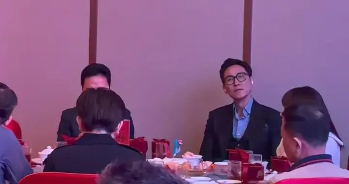 TVB男星马德钟参加化州富二代婚礼，57岁状态好，董明珠也在场