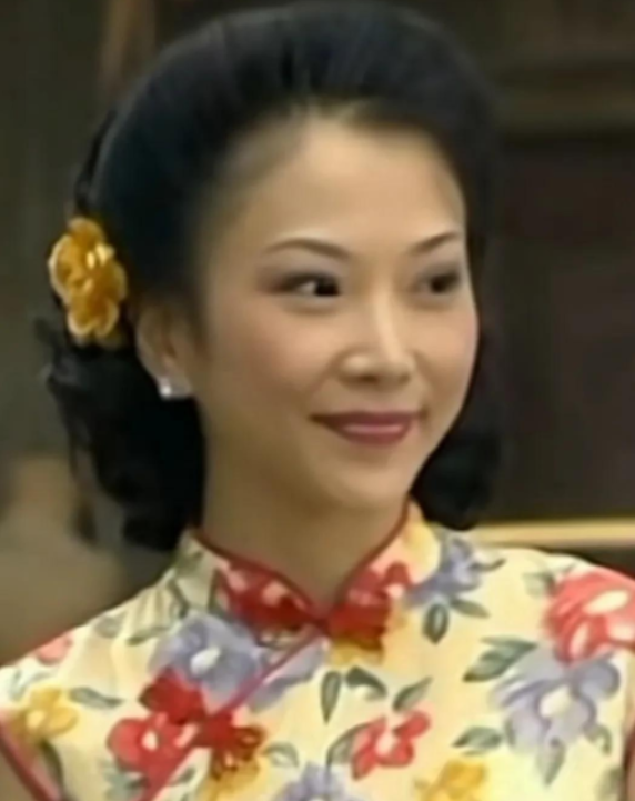 《七十二家房客》退出的五位主演，刘定坚消失5年，兰姨在家带孙