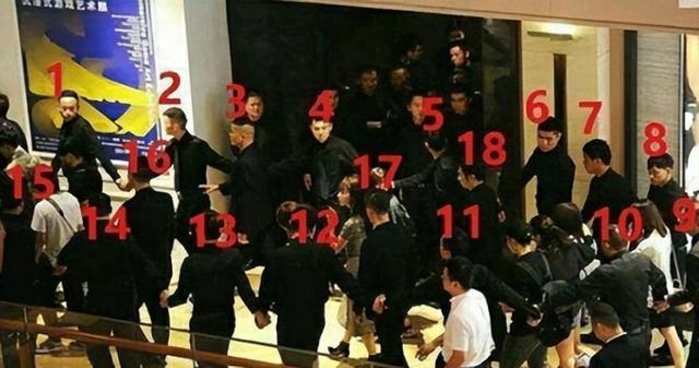 被央视怒批仍不悔改，出门带6个助理30个保镖，网友：你算个啥？