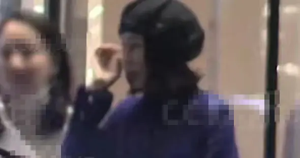 秦岚凌晨聚餐后去魏大勋家！一夜未出破分手传闻，打扮御姐风好美