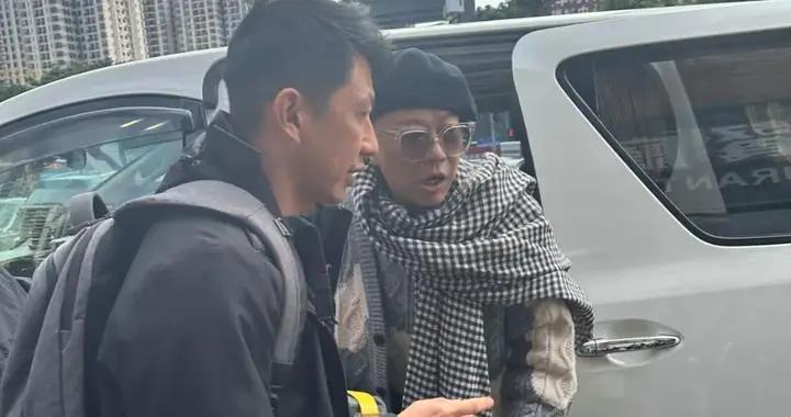 64岁欧阳震华现身广州花都逛街，他的状态好差，面容憔悴沧桑