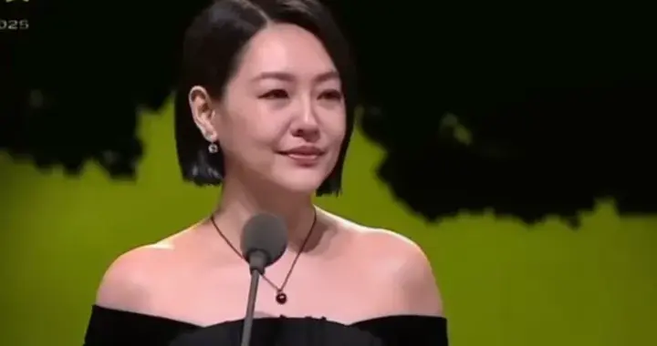 小S亮相金钟奖，谈大S仍会泪目，憔悴了很多，变的越来越像大S了